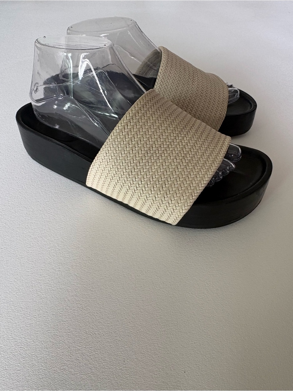 CO Woven Leather Slide Sandals Cream/Black Beach Casual Quiet Luxury Size 9.5